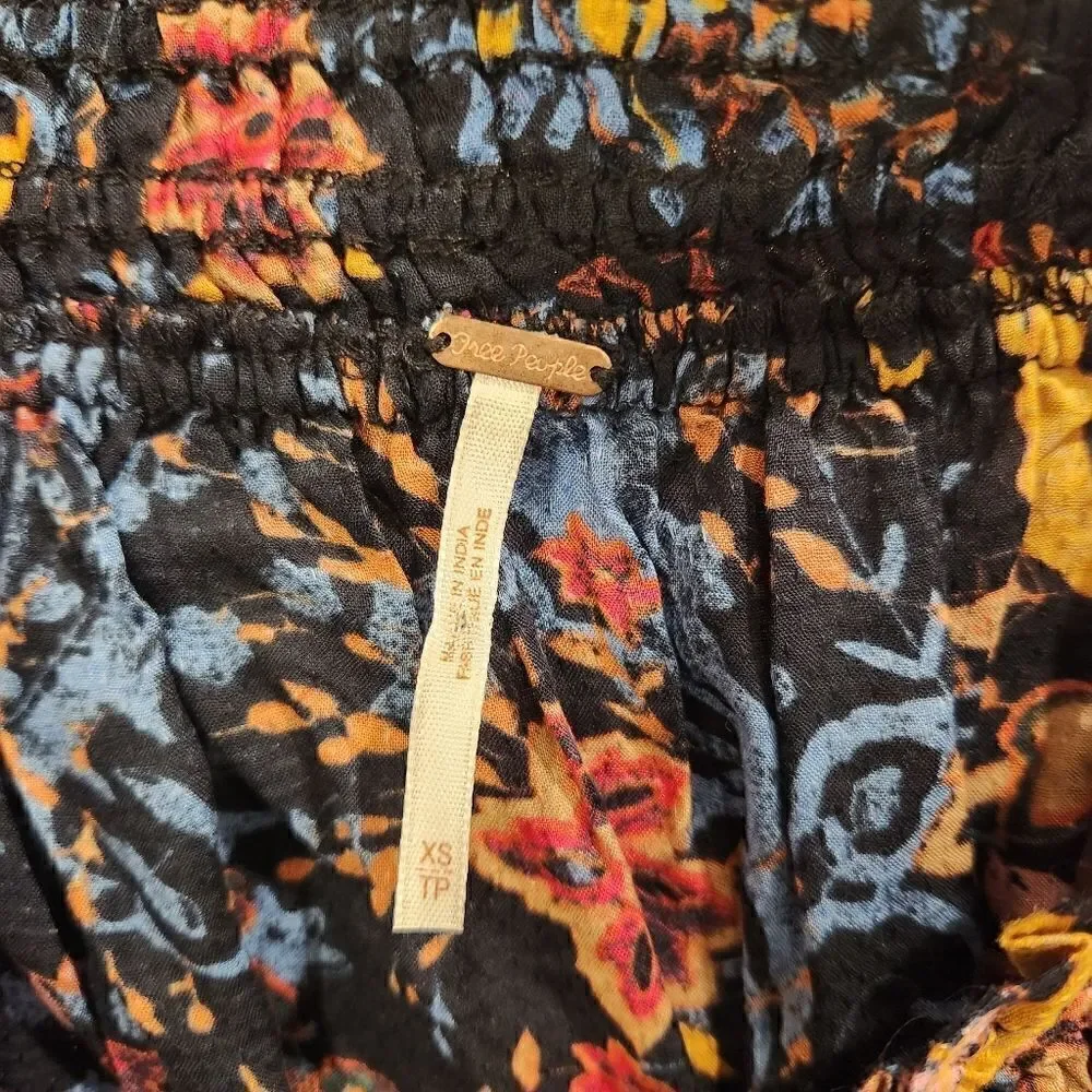 FREE PEOPLE Free Spirit Floral Off Shoulder Top XS Womens Black